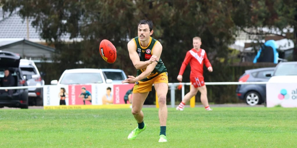 Knee blow for star Centurion